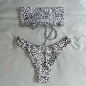 Bandeau bikini black and white